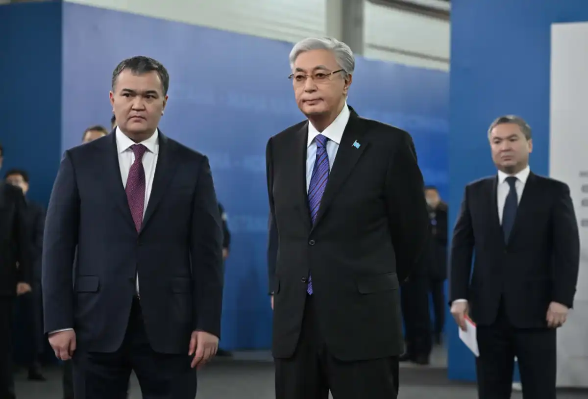 Токаев осмотрел выставку предприятий обрабатывающей промышленности в Астане