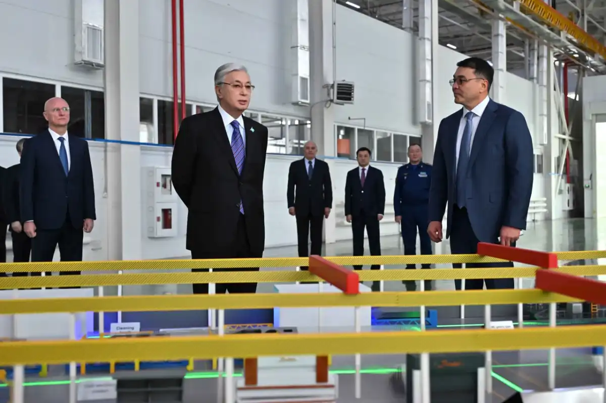 Президент ознакомился с деятельностью завода Besqaru в Астане