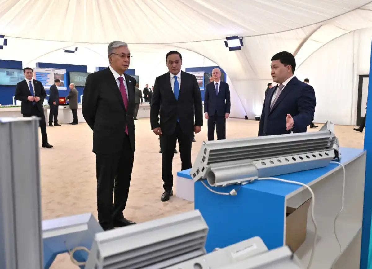 Глава государства посетил малую индустриальную зону «Тараз»