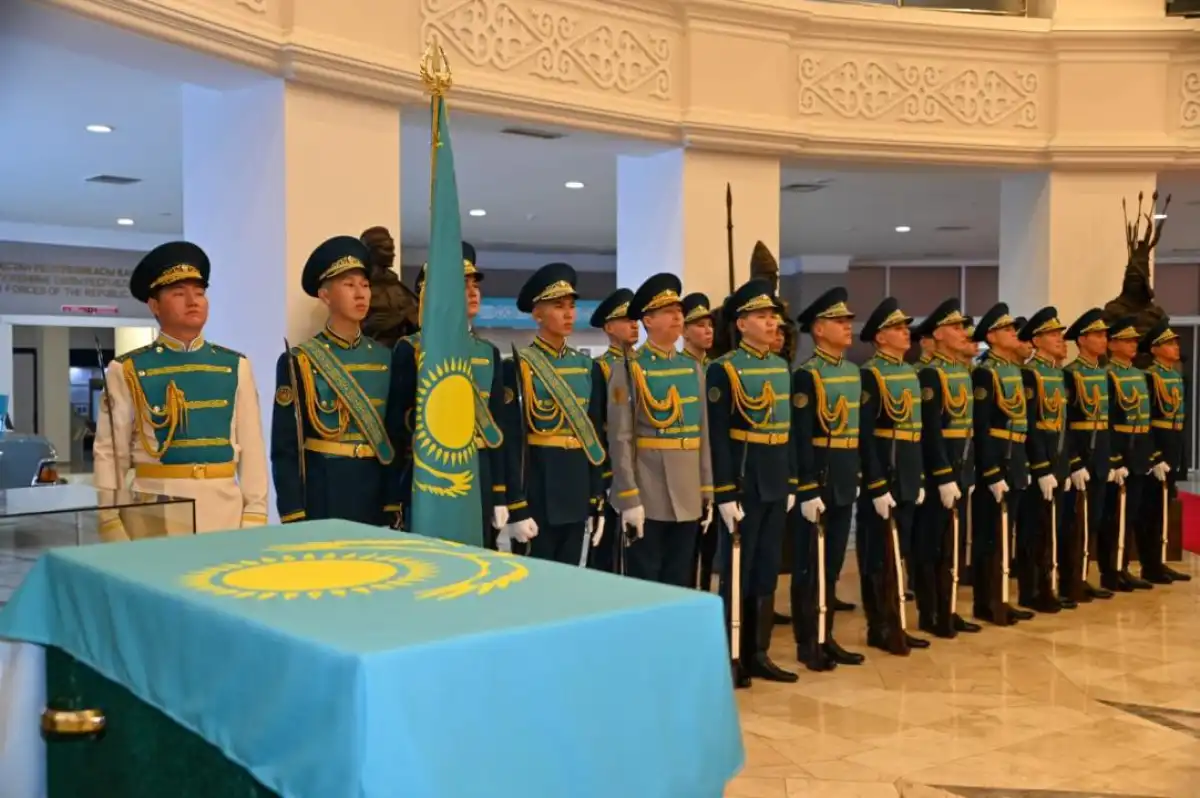 Останки героев Великой Отечественной войны доставили в Казахстан