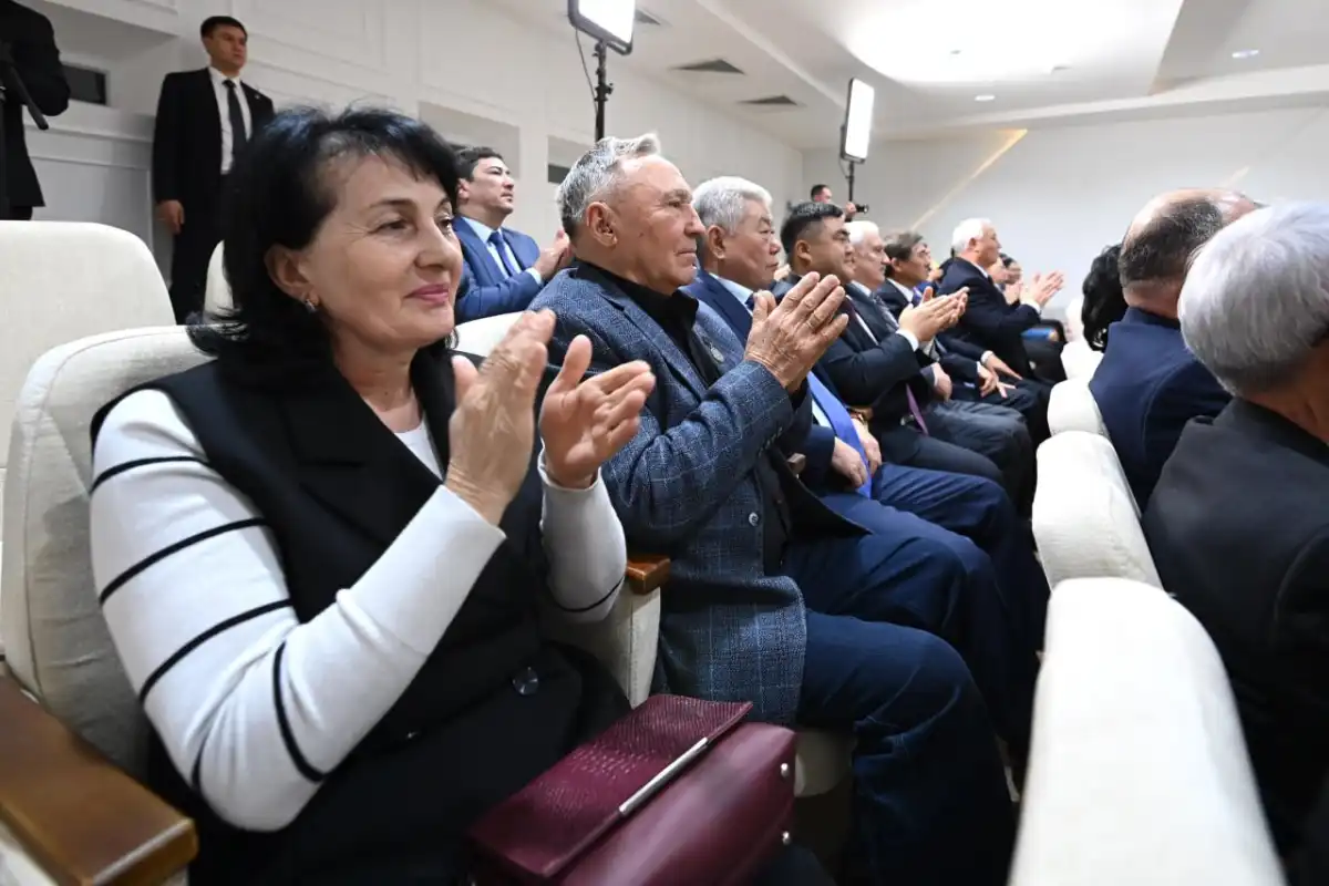 Токаев предложил присвоить школе-интернату в Таразе имя Бауыржана Момышулы