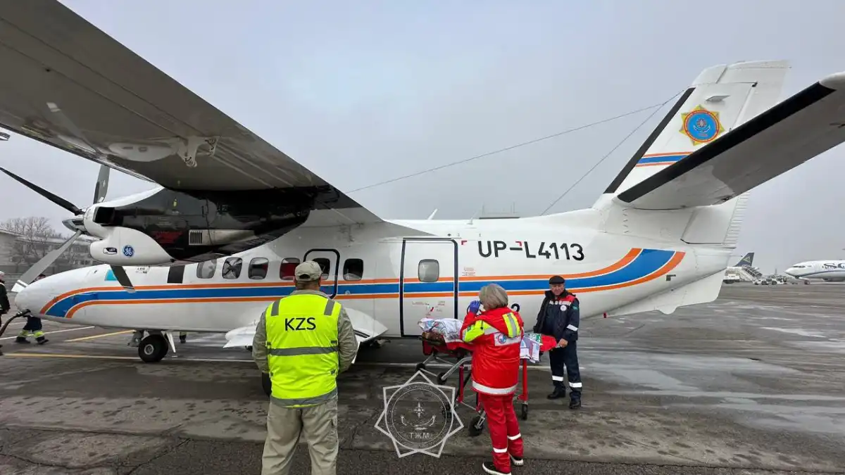 6-летнюю девочку экстренно доставили для лечения бортом МЧС из Кызылорды в Алматы