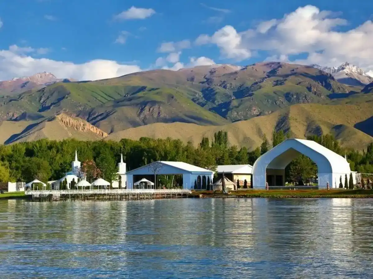 Казахстан будет развивать ряд курортных объектов на Иссык-Куле