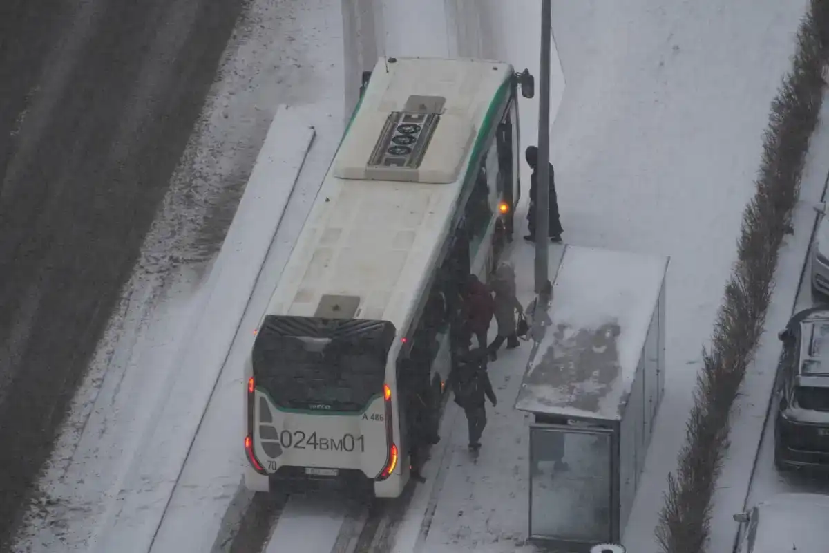 В Астане приостановили движение пригородных маршрутов