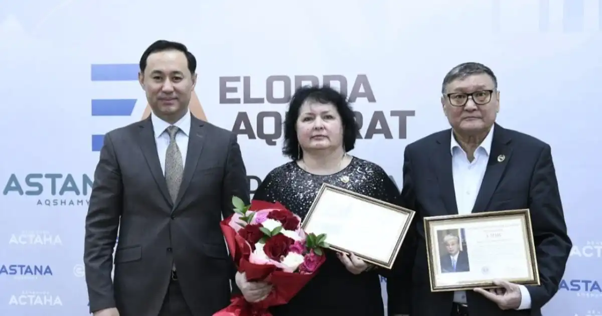 Главные редакторы газет «Астана ақшамы» и «Вечерняя Астана» награждены нагрудным знаком «Алтын Барыс»