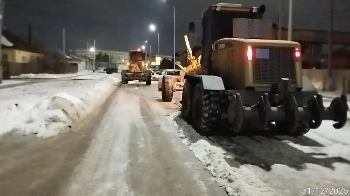 Столичная коммунальная служба работает в усиленном режиме из-за гололёда