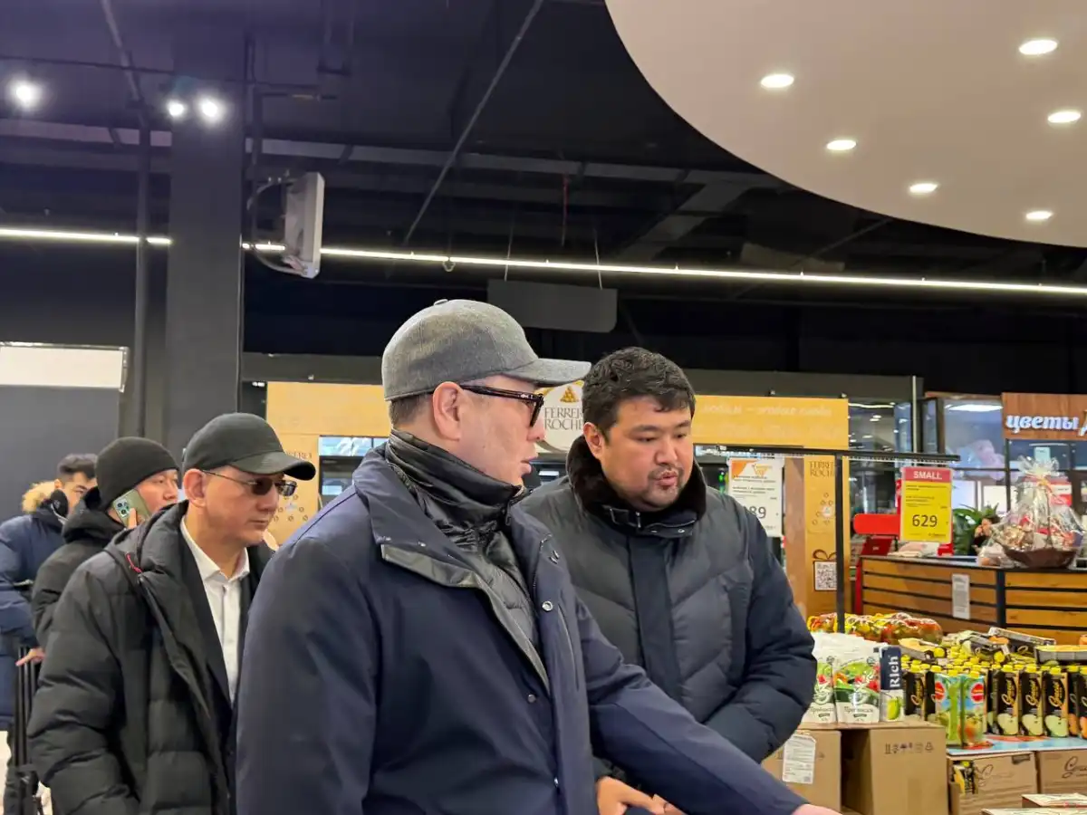 Министр торговли проверил крупные магазины в Астане