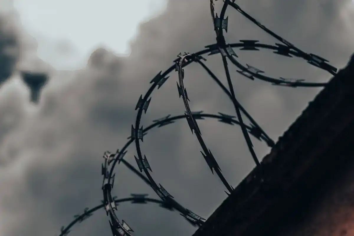 Экс-начальника колонии в Павлодаре осудили за разглашение госсекретов и привилегии осужденным