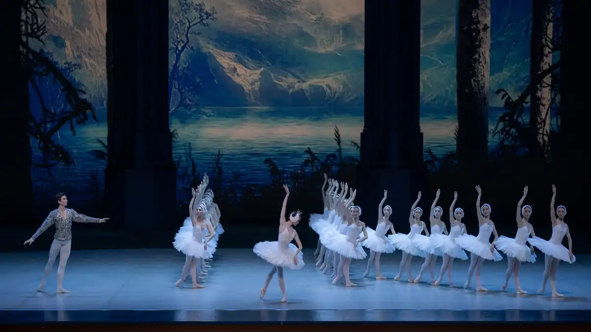 «Лебединое озеро» возвращается в Астану с новыми исполнителями