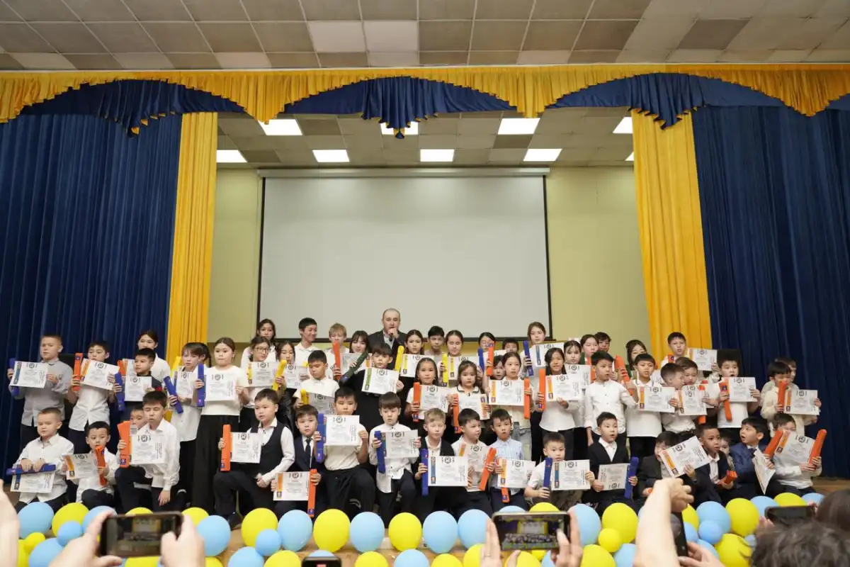 В Астане торжественно вручили пояса юным каратистам