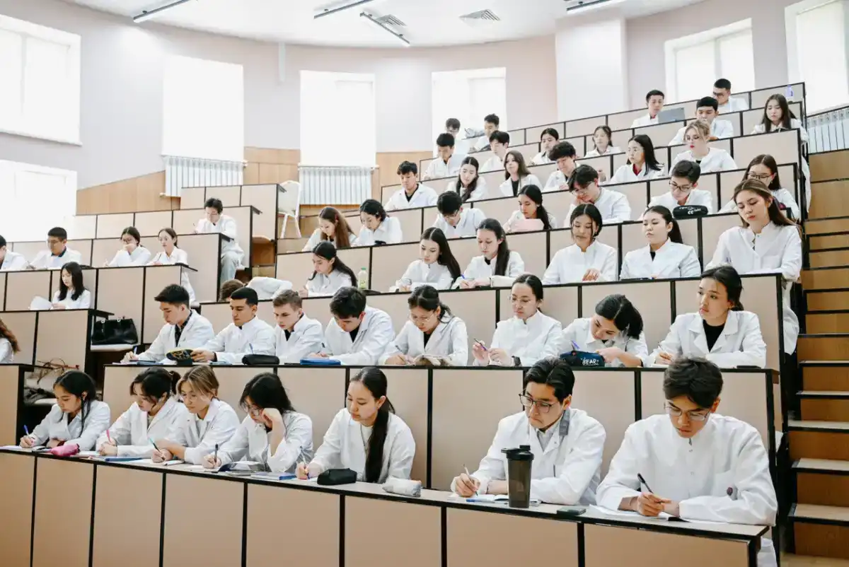 В медвузах Казахстана введут дисциплину по изучению зависимостей