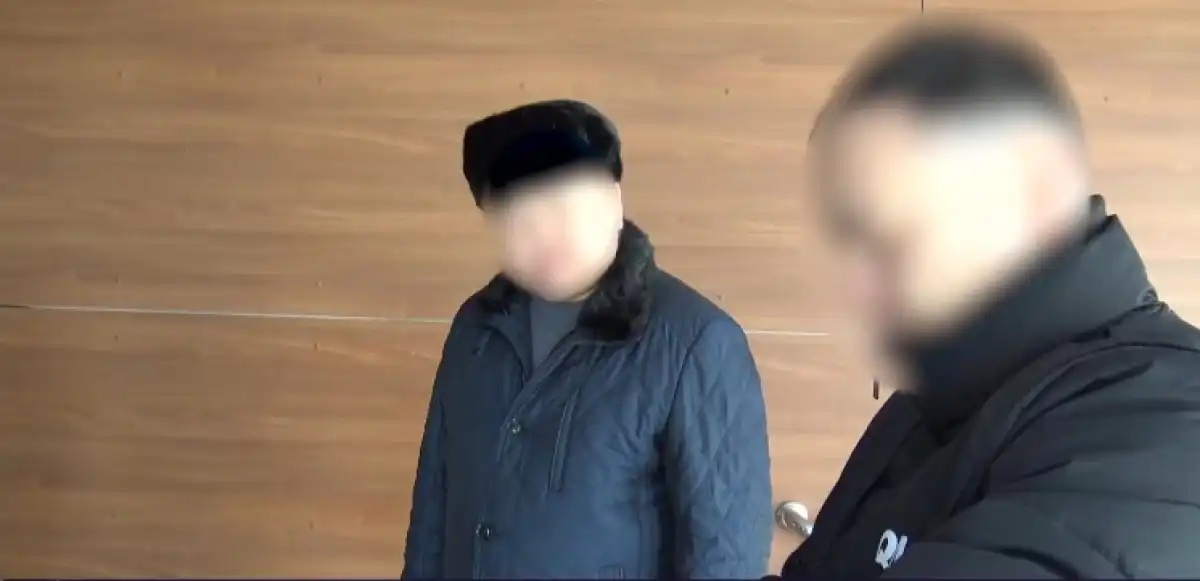 Главу двух клиник в Астане задержали за хищение 682 млн тенге из ФСМС