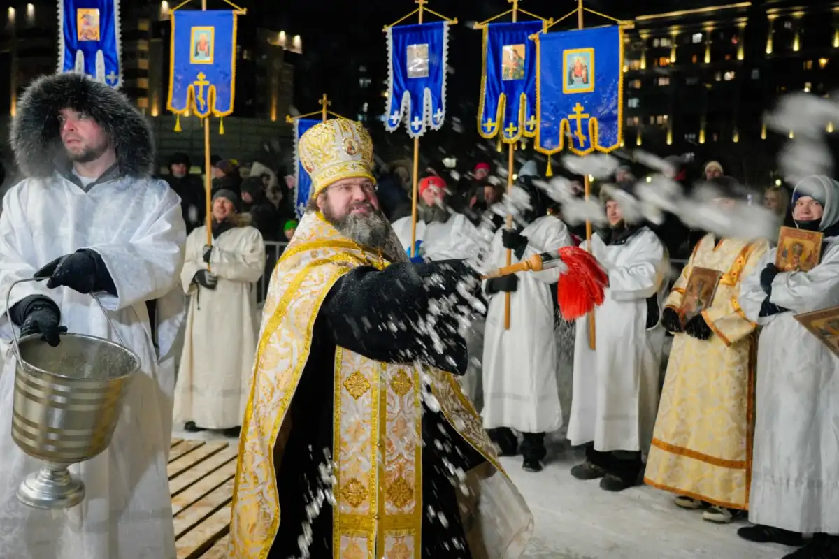 В Астане проходят крещенские купания