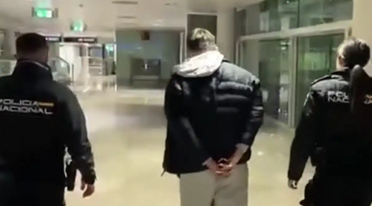 Скрывавшегося три года казахстанского таможенника экстрадировали из Барселоны