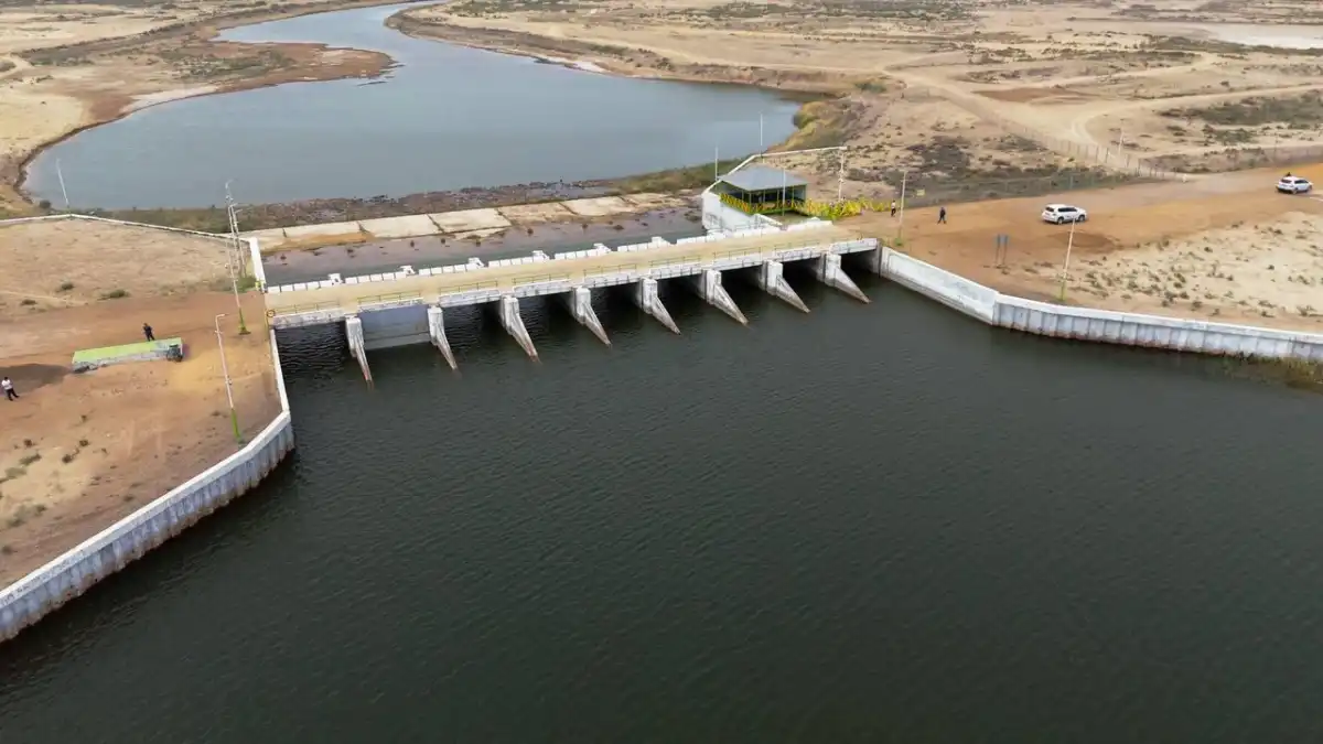 Для поднятия уровня воды в Северном Арале проведут реконструкцию Кокаральской плотины