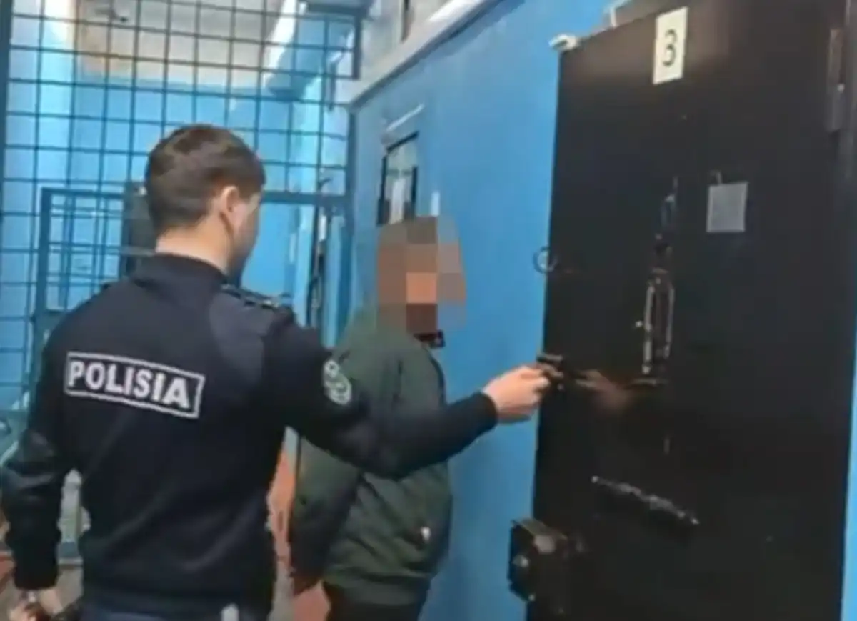 Поджог автомобилей полицейских в Семее оказался местью