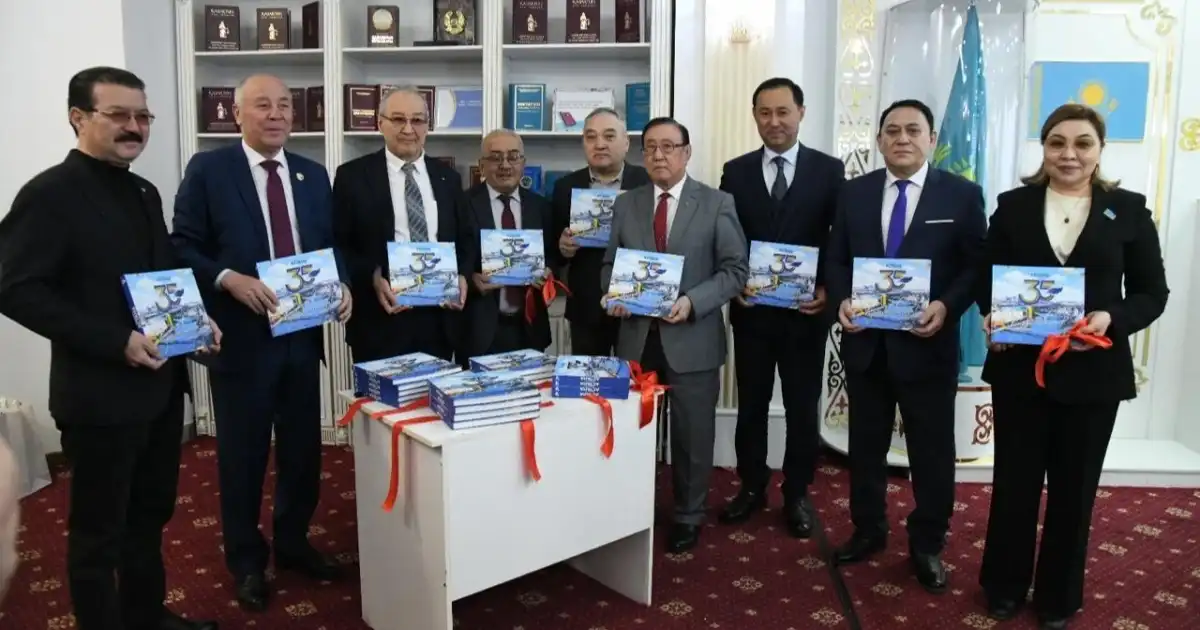 В столице состоялась презентация книг, посвящённых 35-летию газет Astana Aqshamy и «Вечерняя Астана»