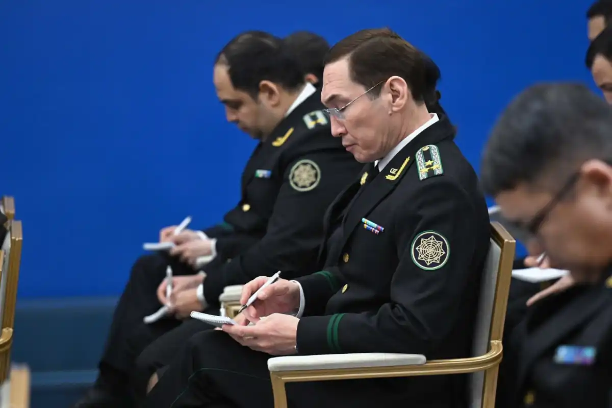 Токаев поручил усилить контроль за юрлицами и банками