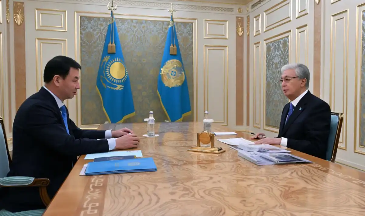 Токаев поручил развивать экономику и улучшить экологию Алматы