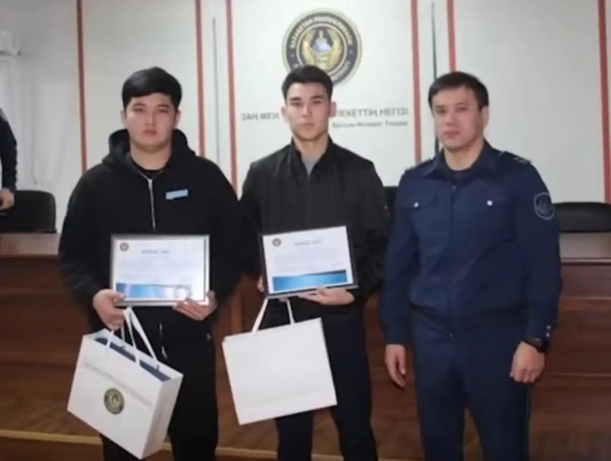 Наркозакладчик попал из такси в полицию в Алматы