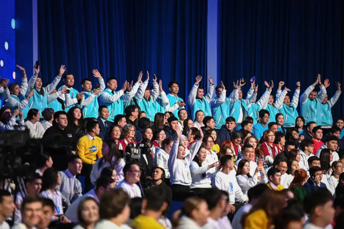 300 тысяч волонтеров насчитывается в Казахстане