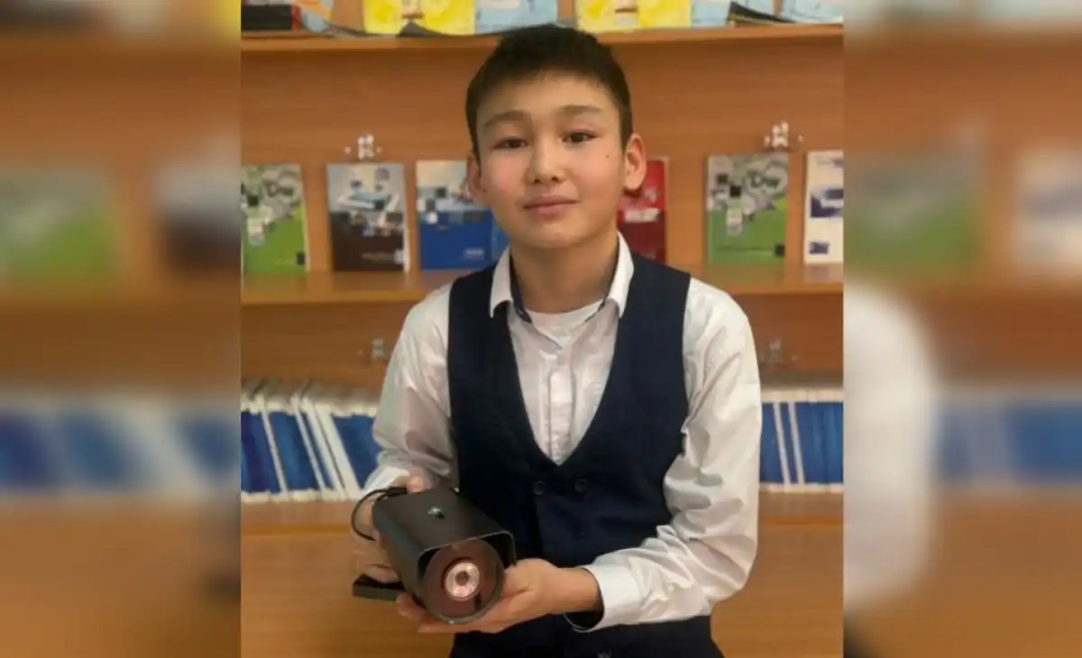 Столичный школьник создал ИИ-камеры, которые «ловят» драки в школе