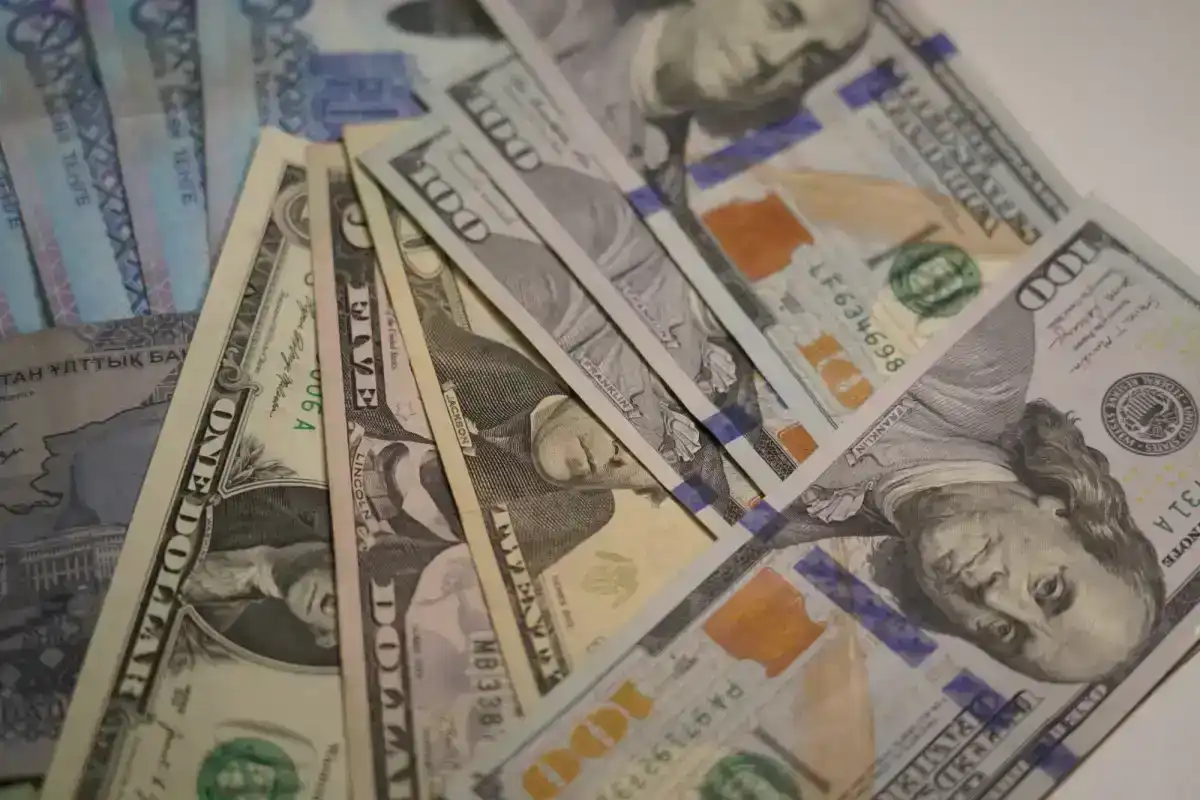 Курс валют в обменниках Астаны на 1 февраля