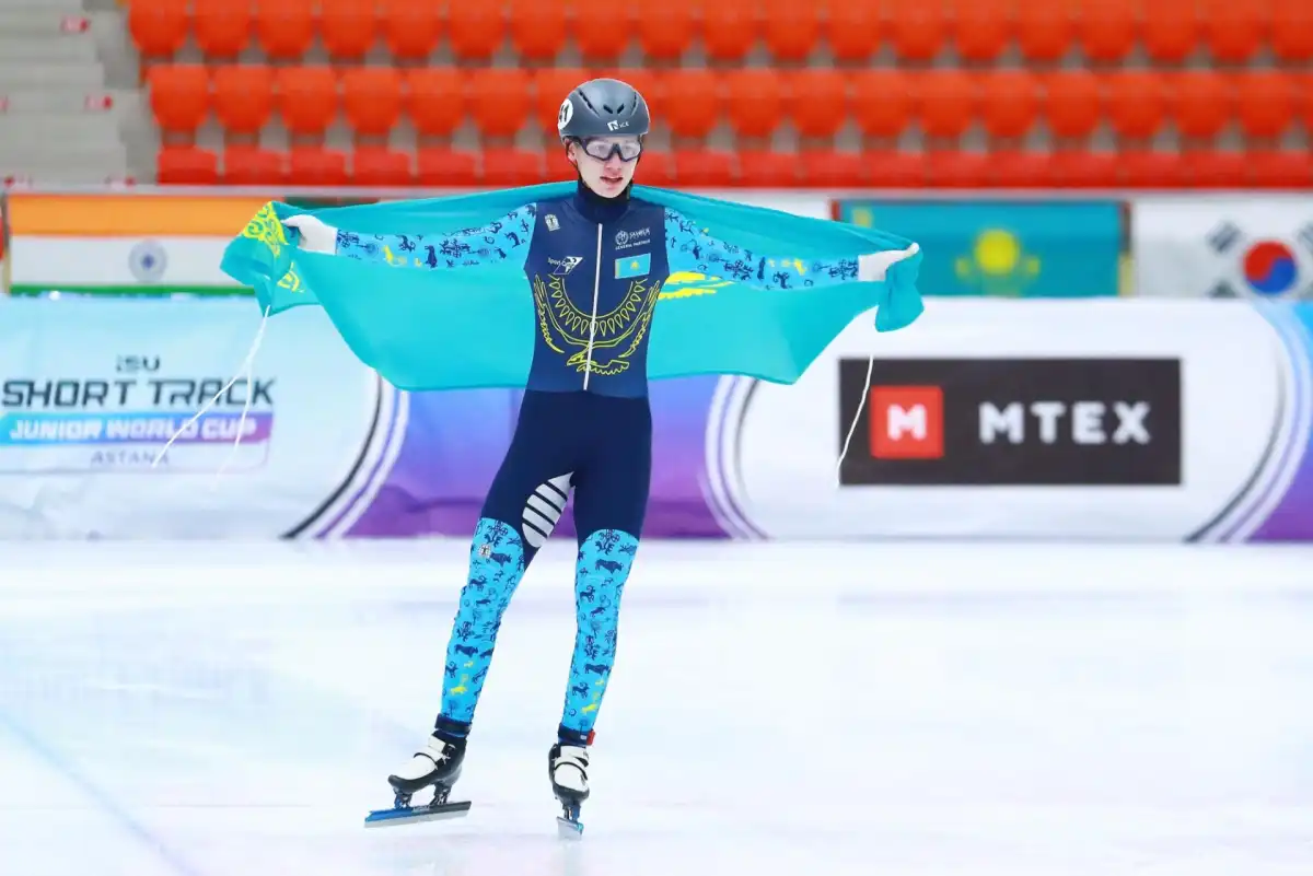 Казахстан завоевал 2 медали на юниорском чемпионате мира по шорт-треку