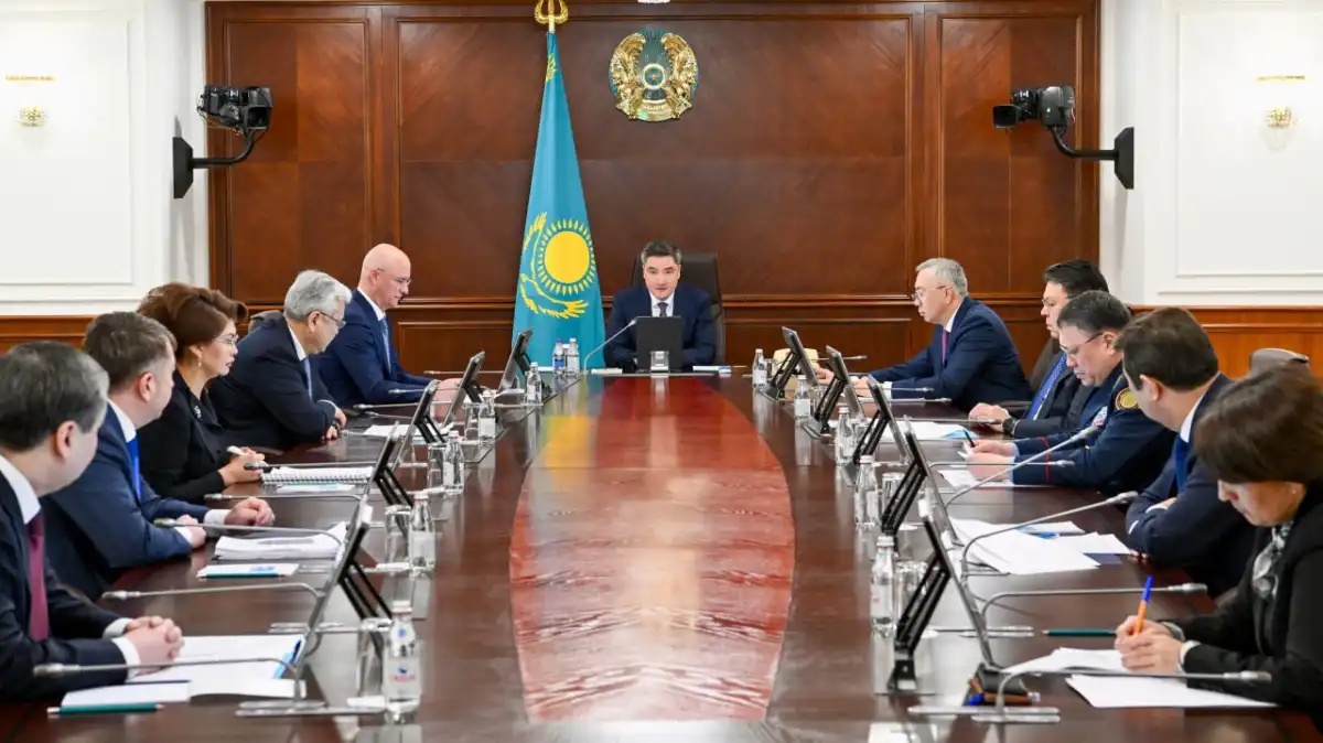 Олжас Бектенов поручил усилить разъяснение проекта новой Конституции