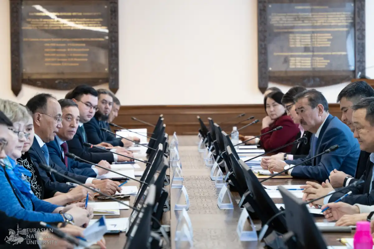 В ЕНУ обсудили ключевые положения проекта новой Конституции