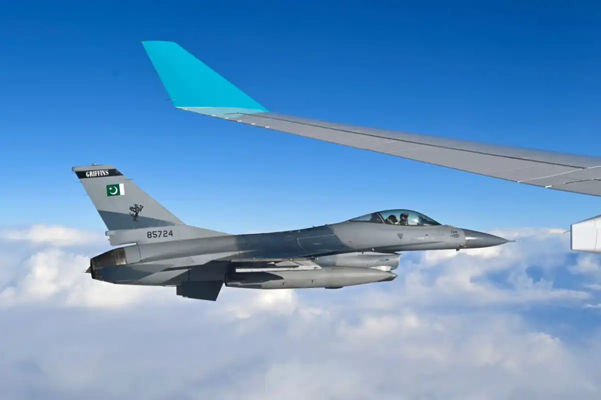 Токаев прибыл в Пакистан с государственным визитом