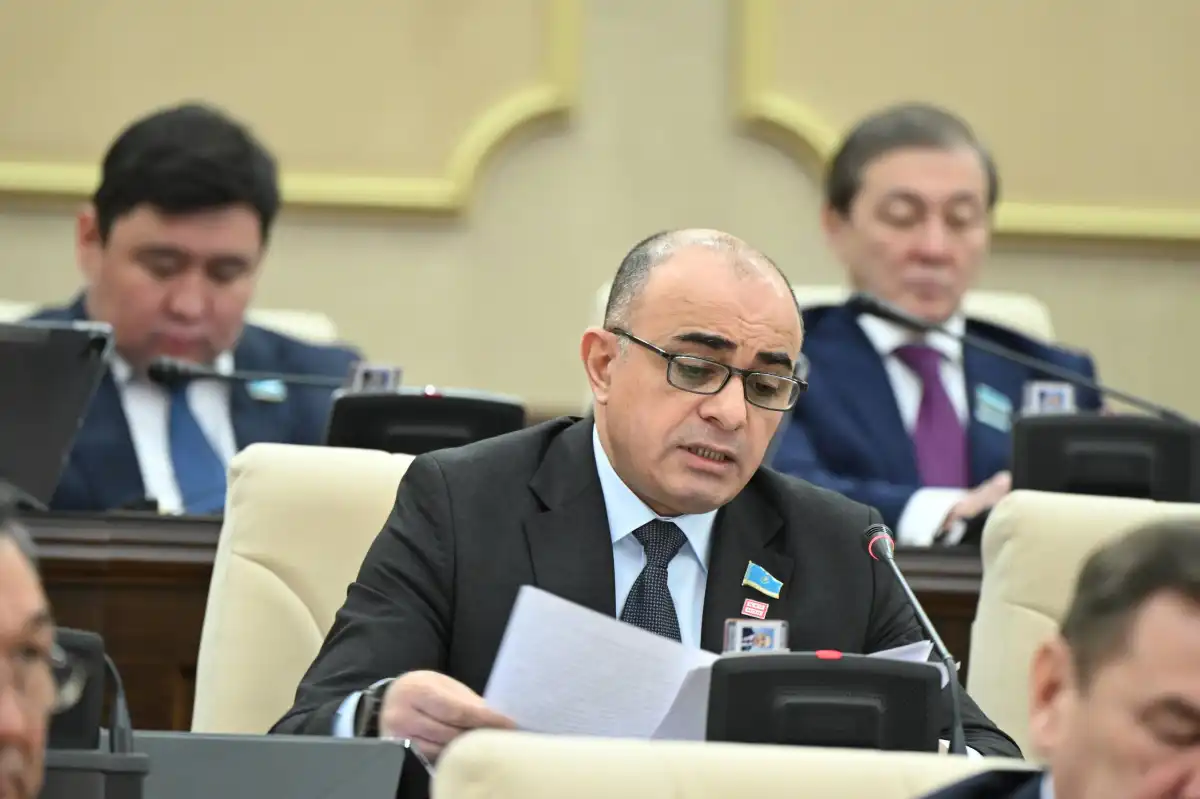 «Вынуждены оплачивать частных репетиторов» – депутат возмущен качеством подготовки к ЕНТ в школах