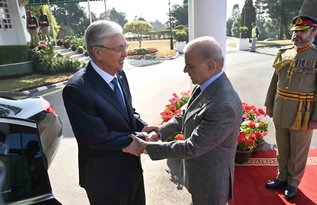 Касым-Жомарта Токаева встретили в резиденции Премьер-министра Пакистана