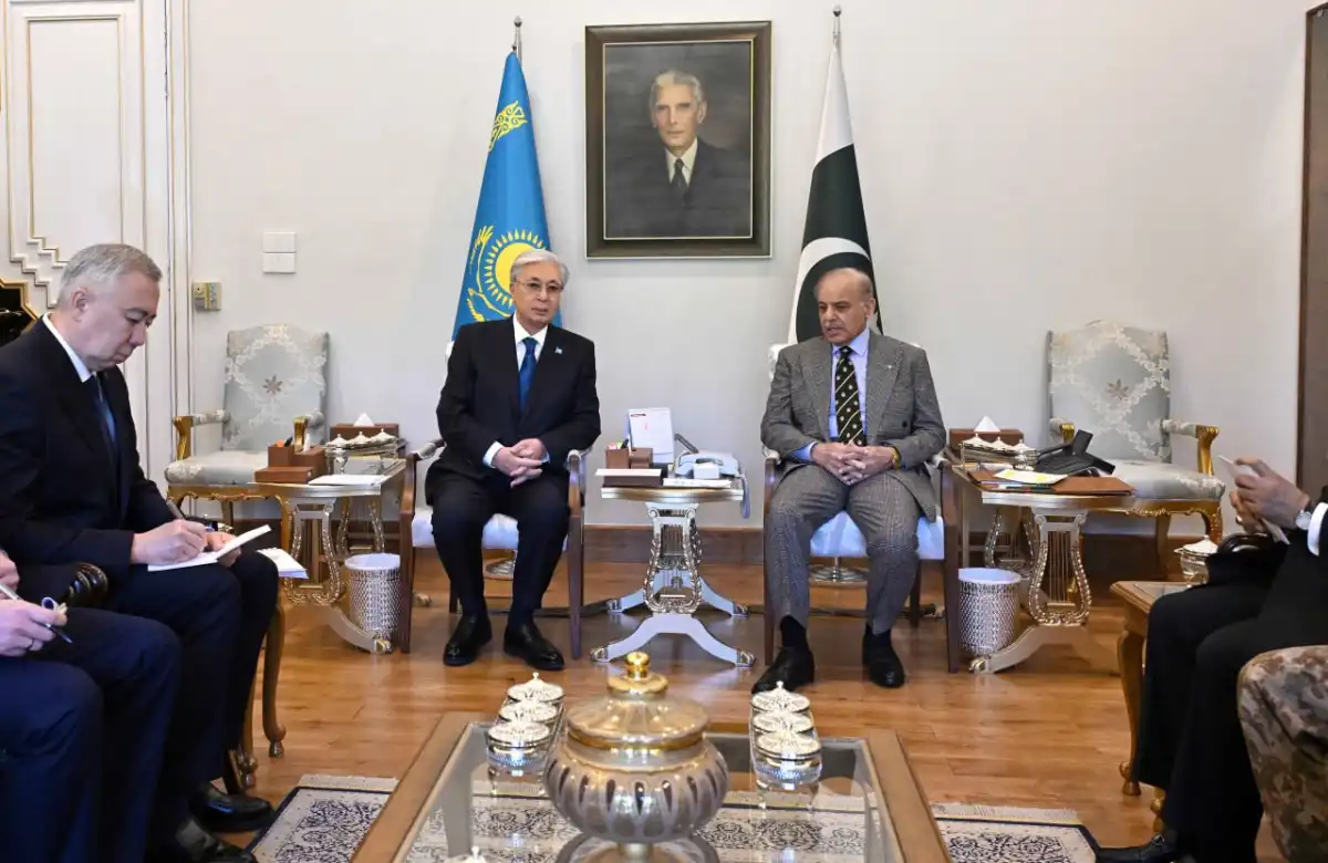 Токаев и Премьер-министр Пакистана провели переговоры в узком составе