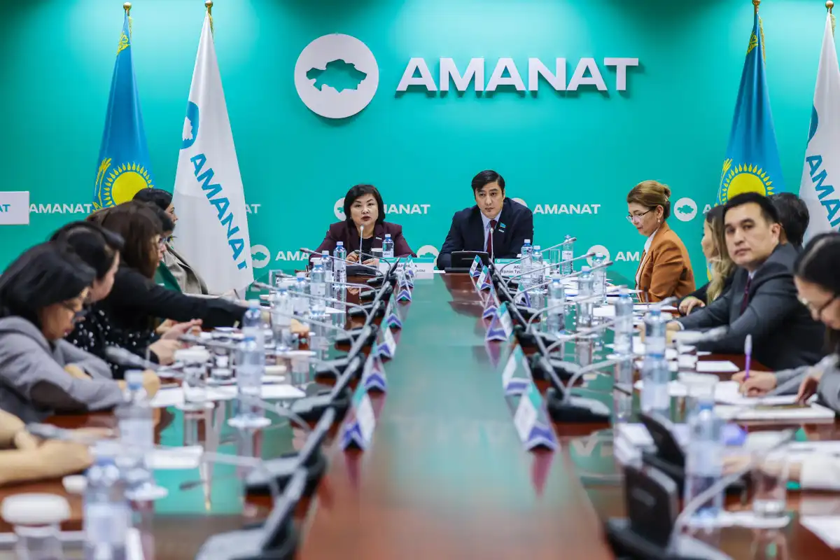 Каринова: Проект новой Конституции – ключевой документ, определяющий новые ориентиры развития страны