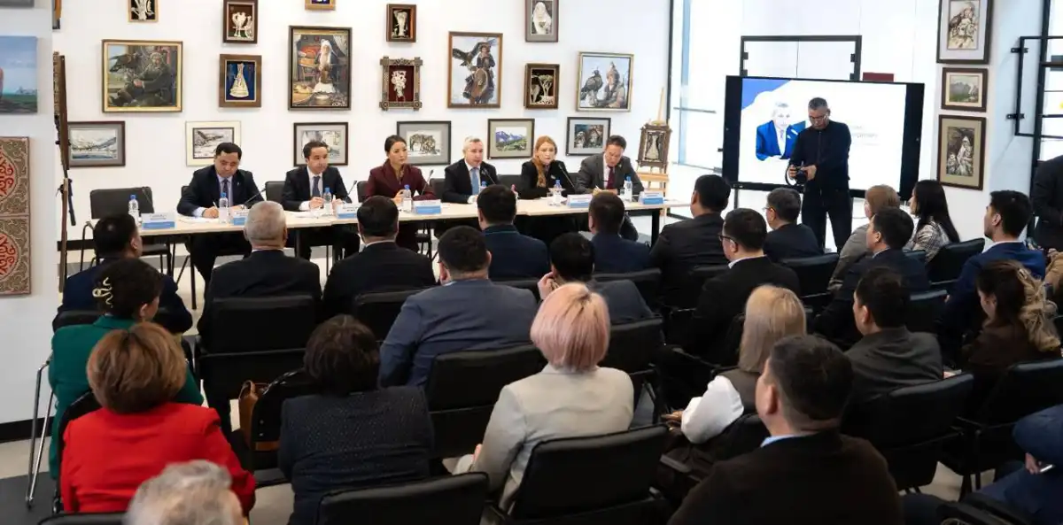 Эксперты и молодежь обсудили ключевые положения проекта Конституции