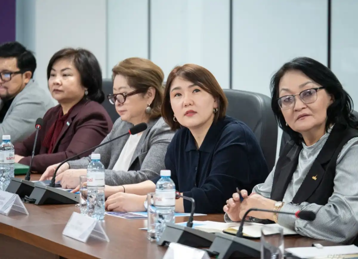 Нормы о браке и семье в проекте новой Конституции обсудили в Астане