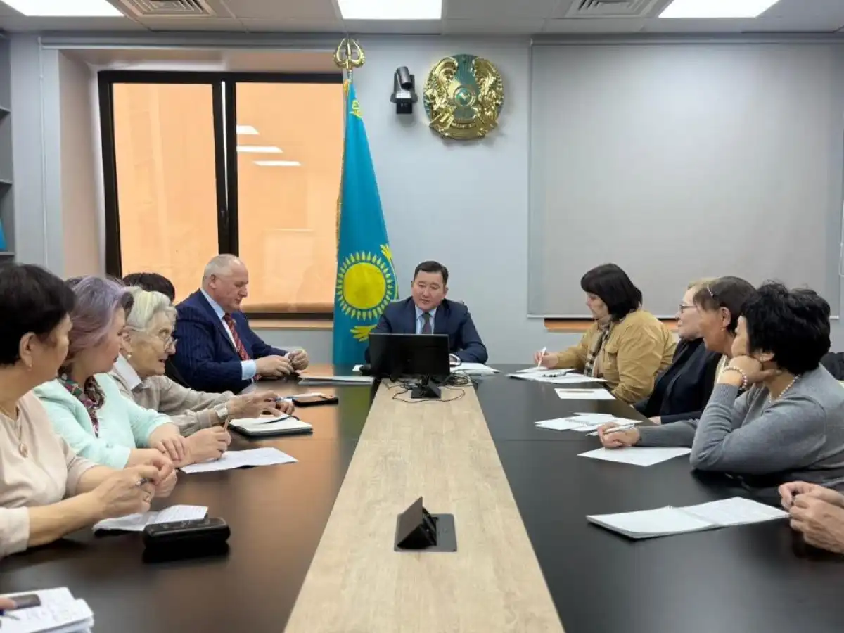 В Астане ветераны образования обсудили новую конституционную реформу