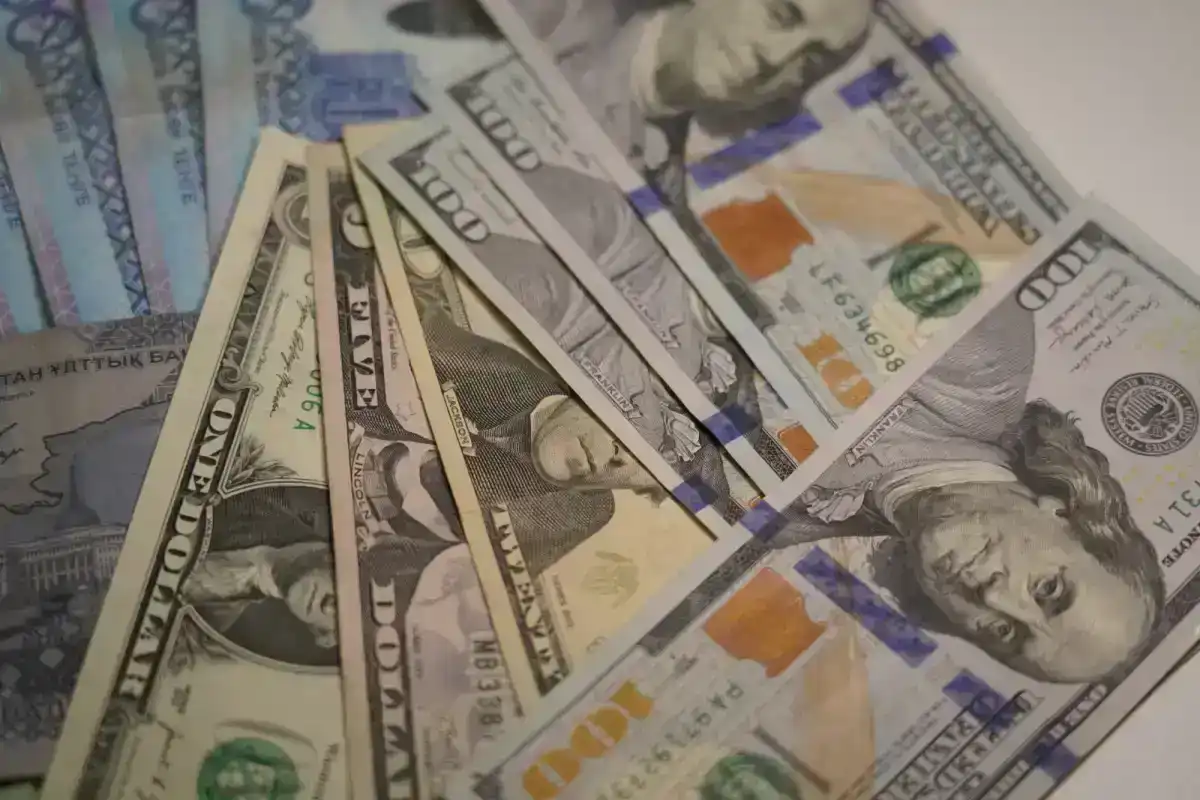 Курс валют в обменниках Астаны на 8 февраля