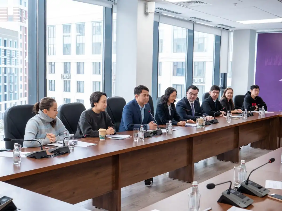 Представители Национальной волонтерской сети призвали казахстанцев поддержать проект новой Конституции