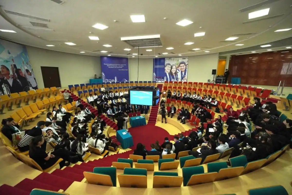 «Закон и порядок – путь честного гражданина»: в Астане прошли дебаты