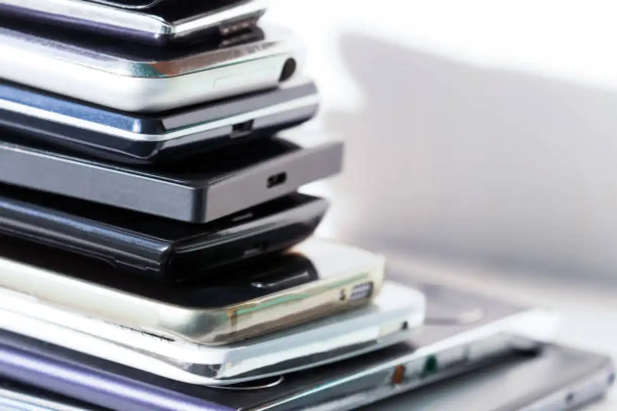 Столичные школьники привыкают обходиться без гаджетов на уроках