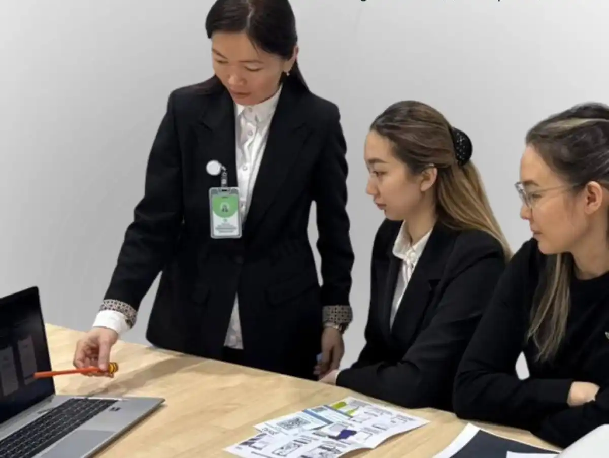 Получению госуслуг онлайн начали обучать в ЦОНе Астаны