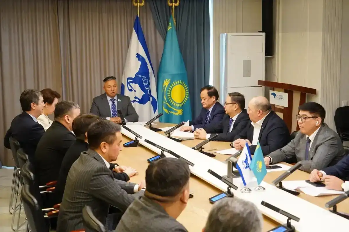 Партия «Ақ жол» поддержала проект новой Конституции