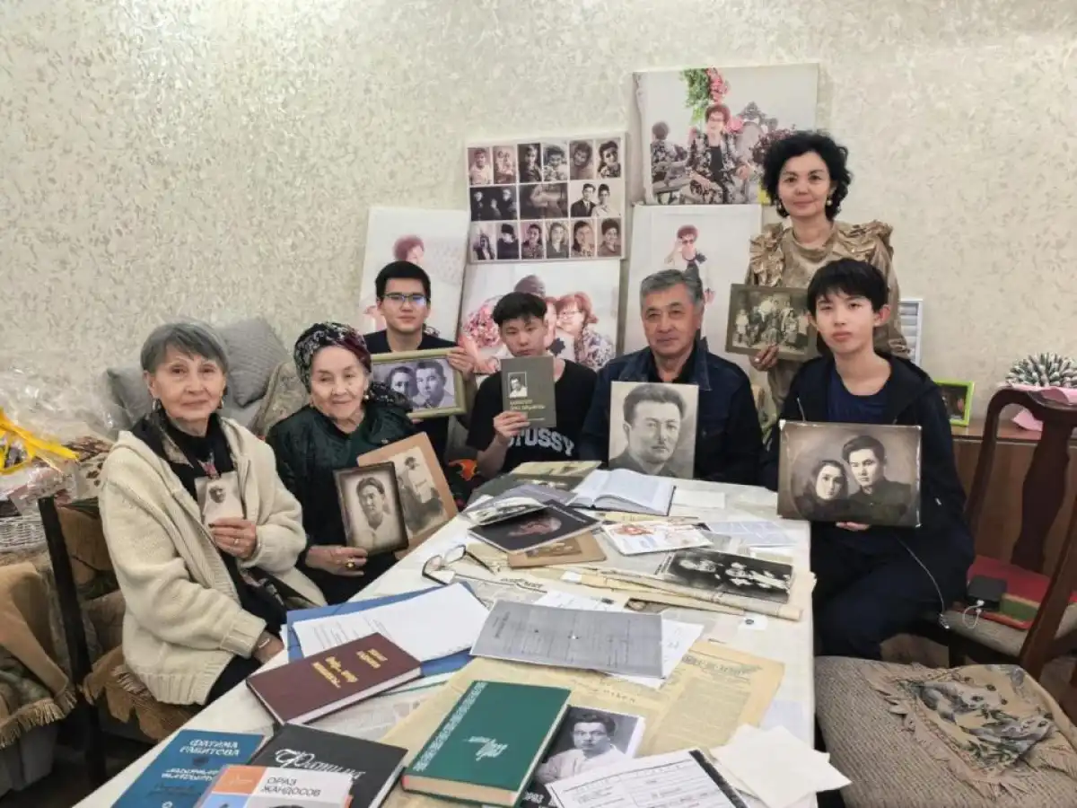 Юные исследователи столицы воссоздают историю Жандосова в Астане