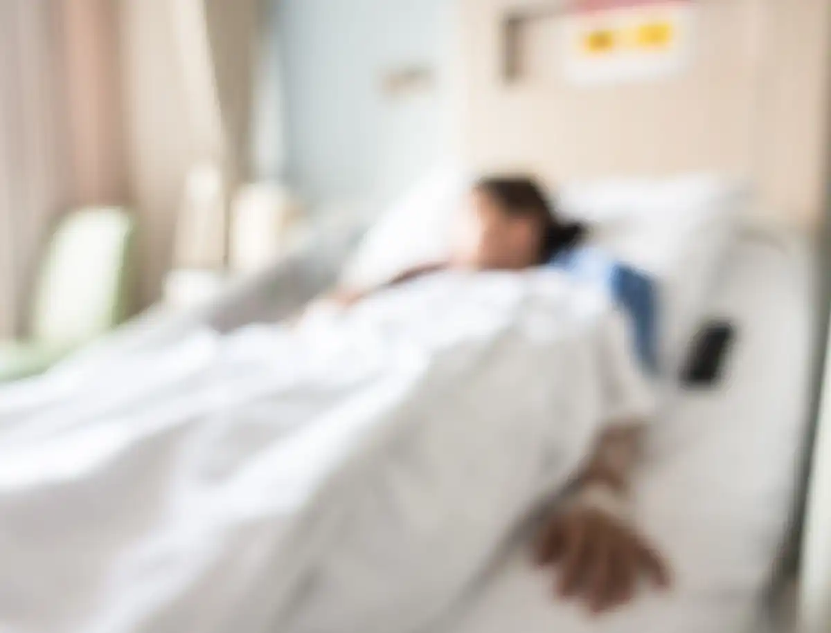 Девушка разбилась на снегоходе в Бурабае и впала в кому