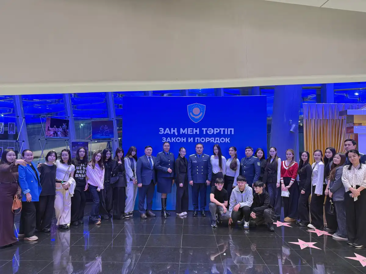 Правовой ориентир для молодёжи: в столичном районе «Нура» прошёл профилактический спектакль