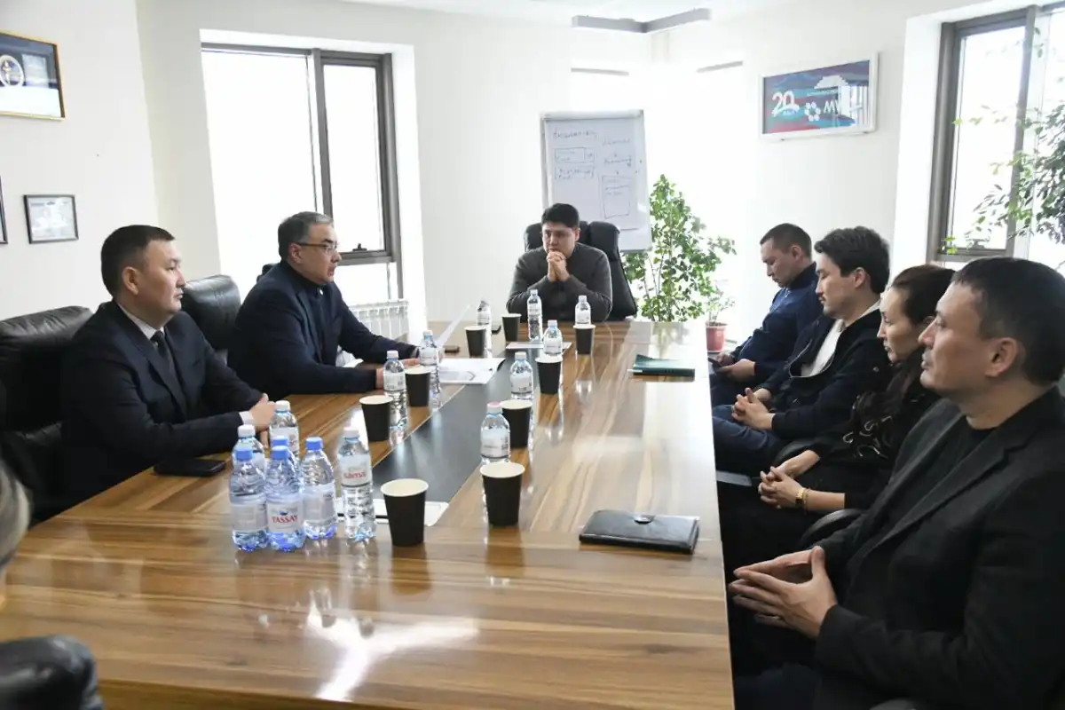 С коллективом строительной компании ULYTAU Group обсудили проект новой Конституции