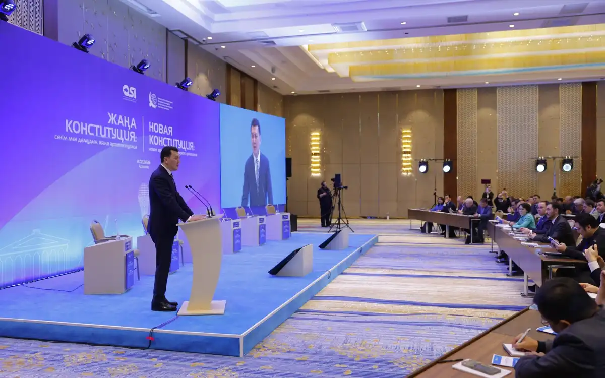 Новая Конституция закрепляет плюрализм взглядов и баланс интересов — Госсоветник РК