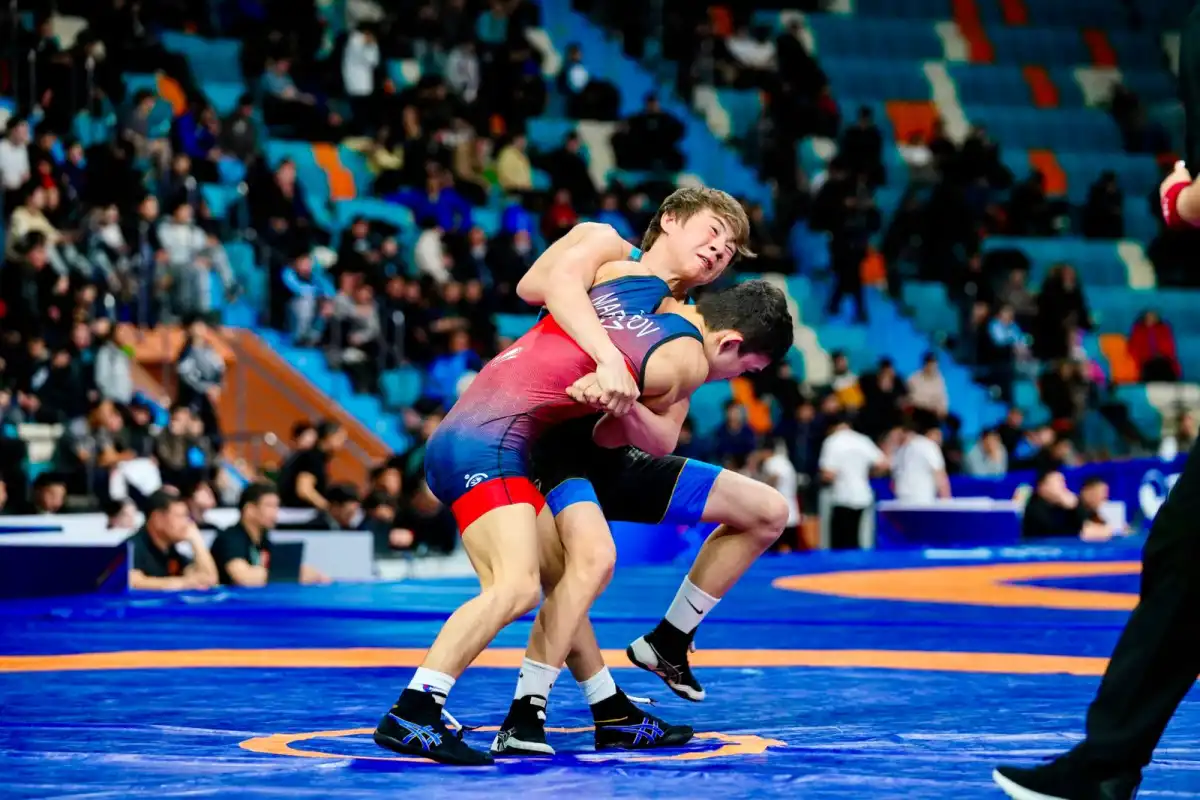Более 1200 спортсменов собрались в Астане на чемпионате Казахстана по борьбе